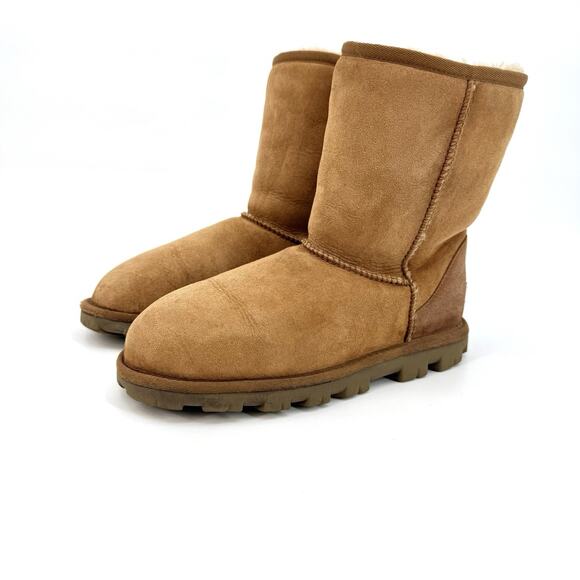 UGG Essential Short 5835 Women's Boots Chestnut Brown Size 7 Retro Y2K - Picture 1 of 10